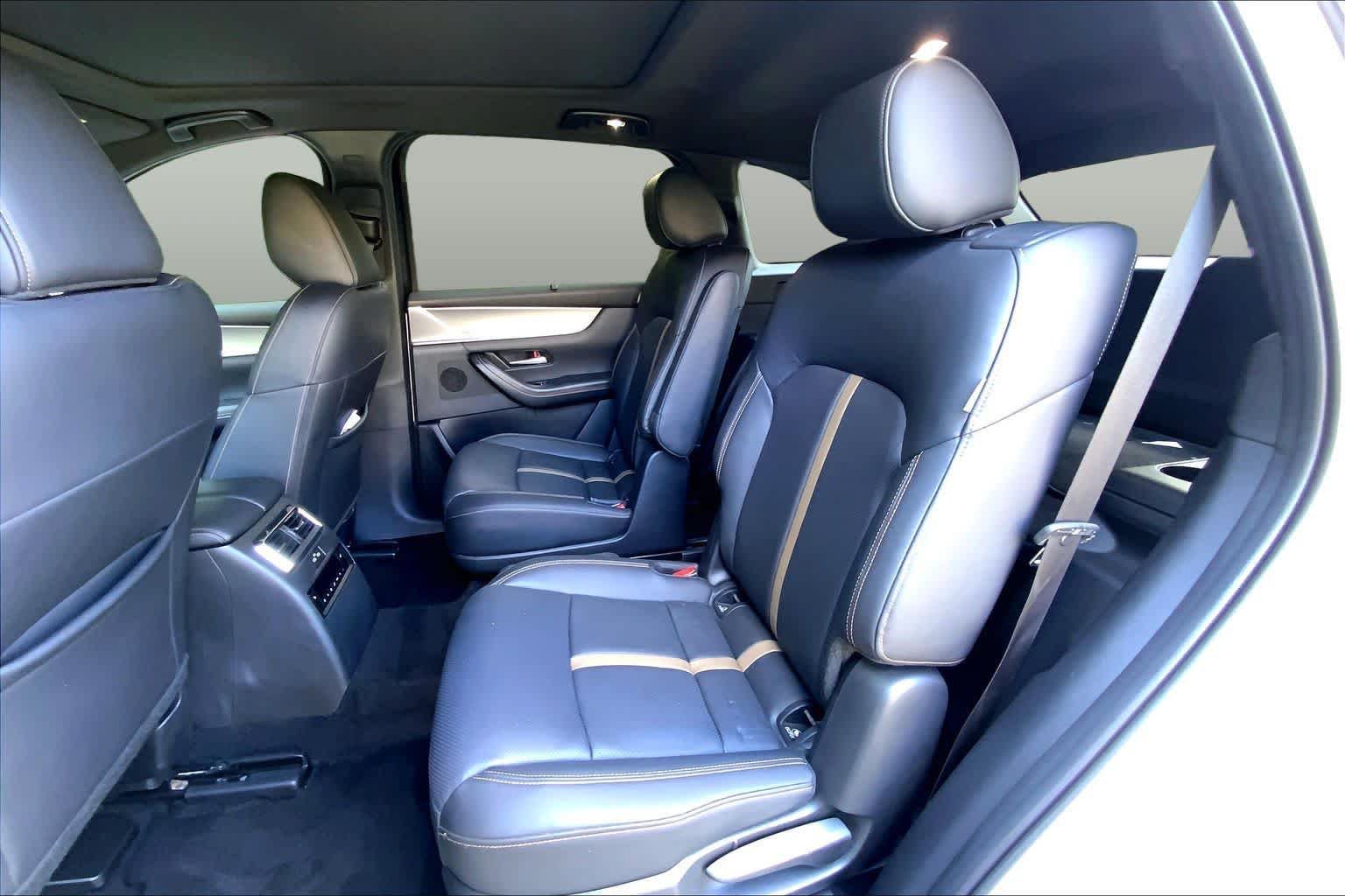 Certified 2024 MAZDA CX-90 Plug-In Hybrid w/ Premium Plus AWD/4WD image 21