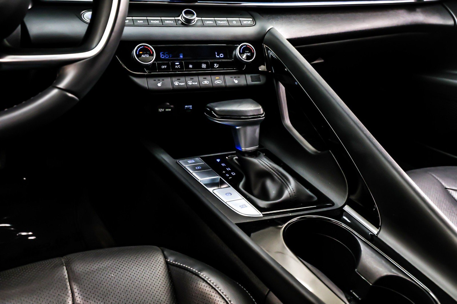 Used 2023 Hyundai Elantra Limited image 6