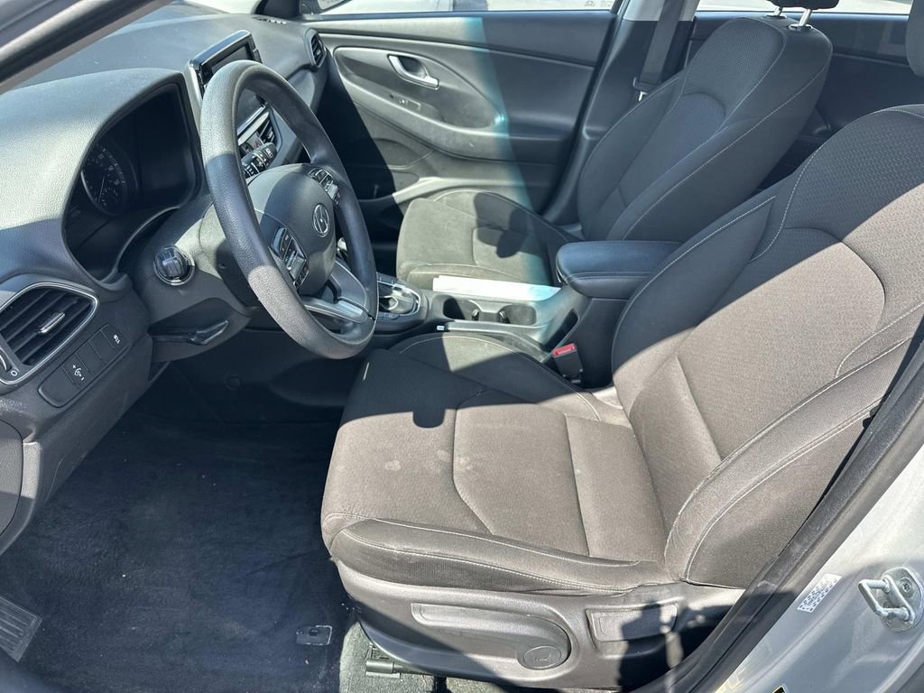 Used 2019 Hyundai Elantra GT FWD image 19
