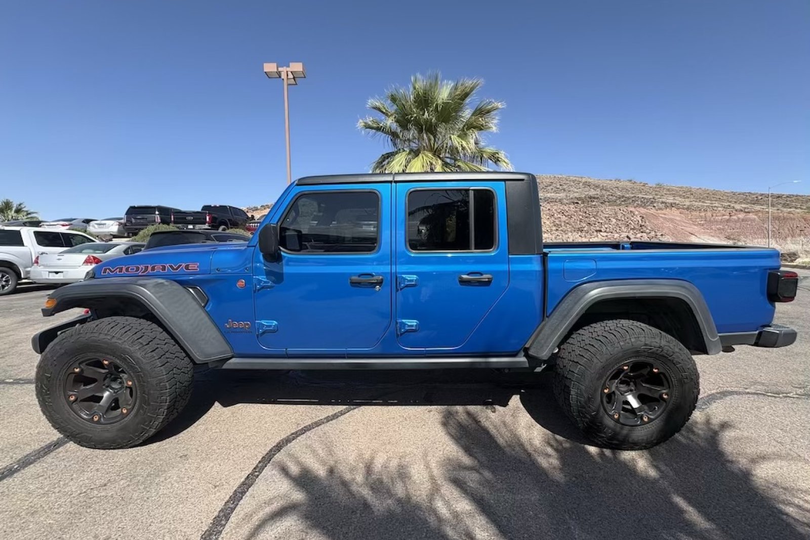 Used 2020 Jeep Gladiator Mojave AWD/4WD image 2