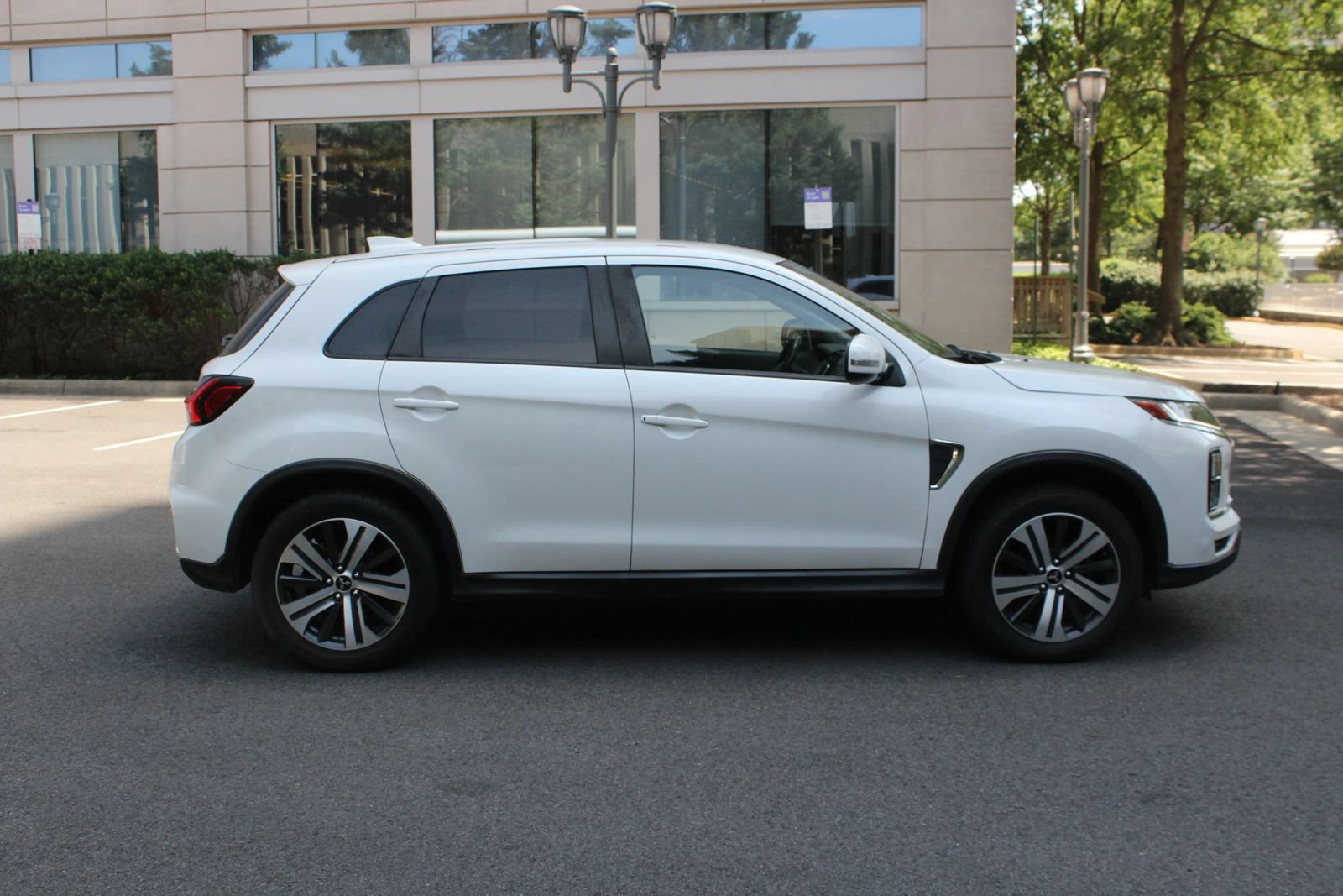 Used 2021 Mitsubishi Outlander Sport SE AWD/4WD image 6