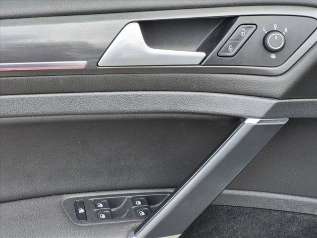 Used 2020 Volkswagen GTI SE FWD image 9