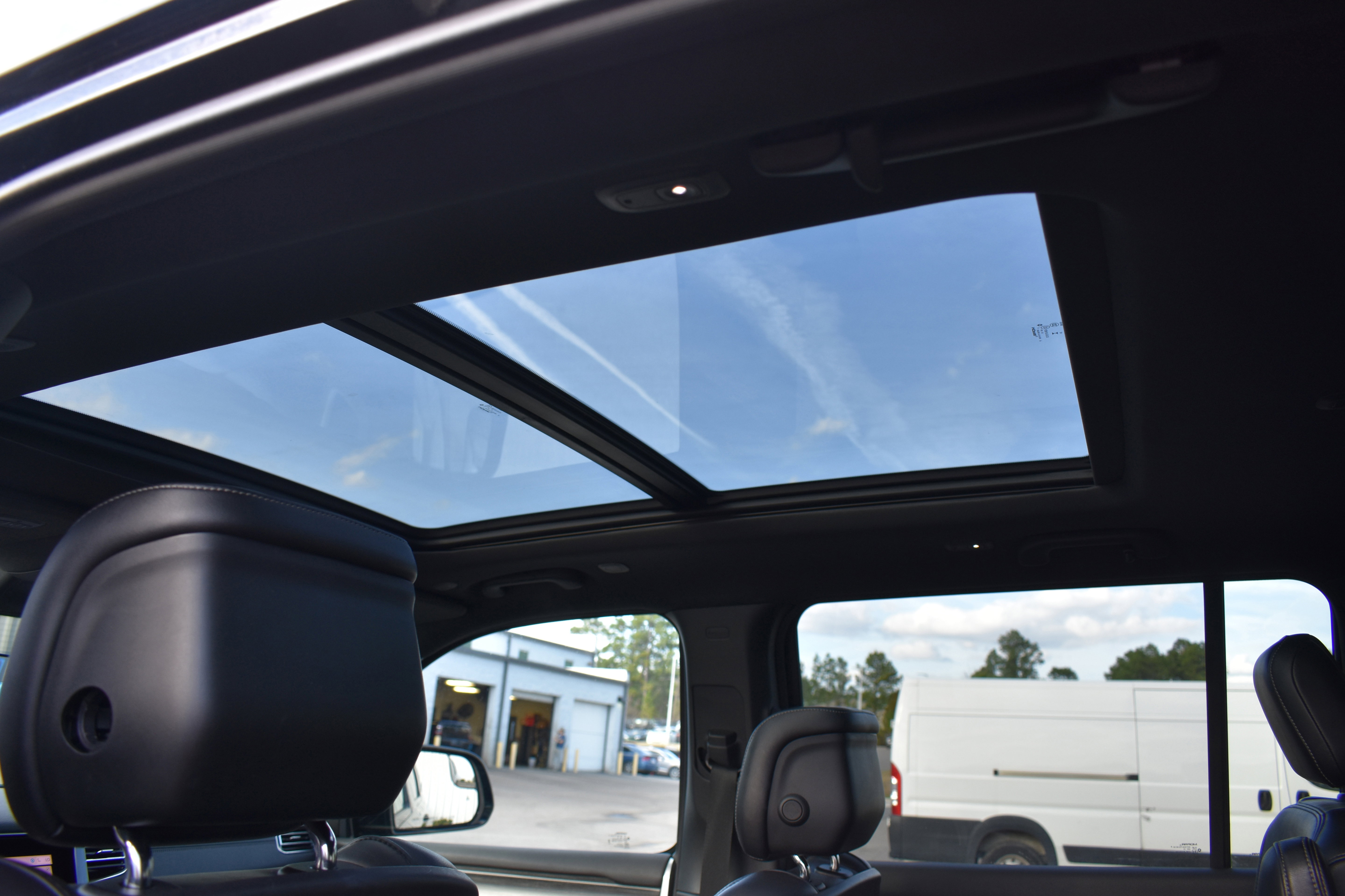 Used 2024 Jeep Wagoneer L Series II w/ Premium Group I image 30