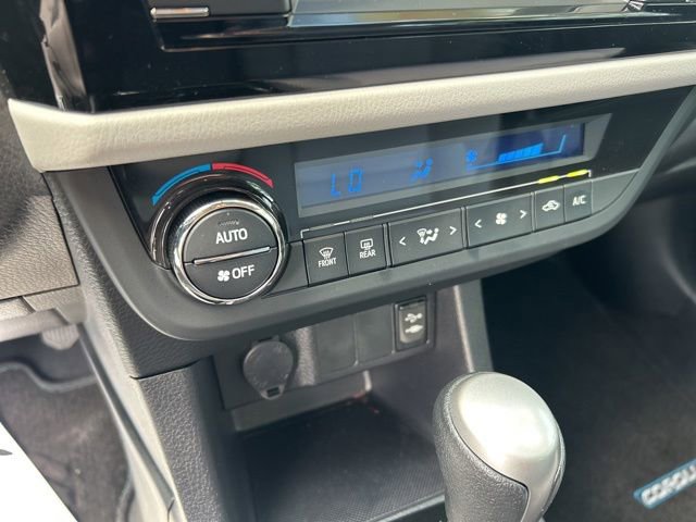 Used 2015 Toyota Corolla LE FWD image 25