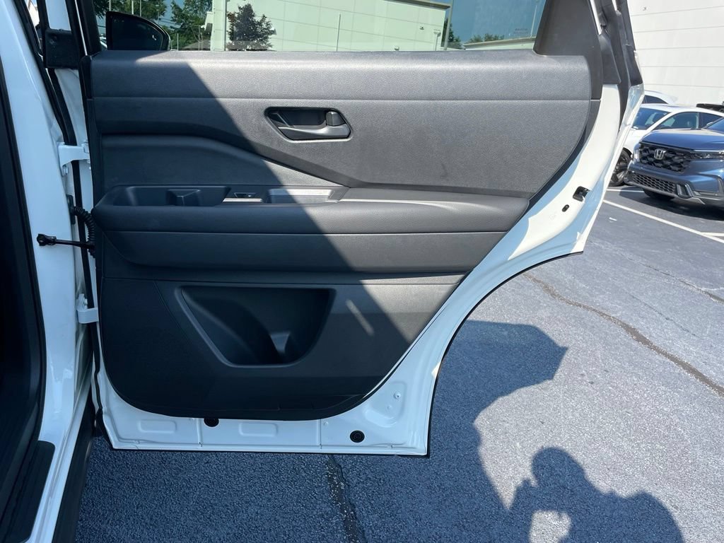 Used 2025 Nissan Pathfinder Rock Creek AWD/4WD image 34