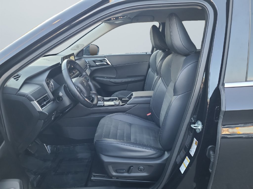 Used 2025 Mitsubishi Outlander SE AWD/4WD image 9
