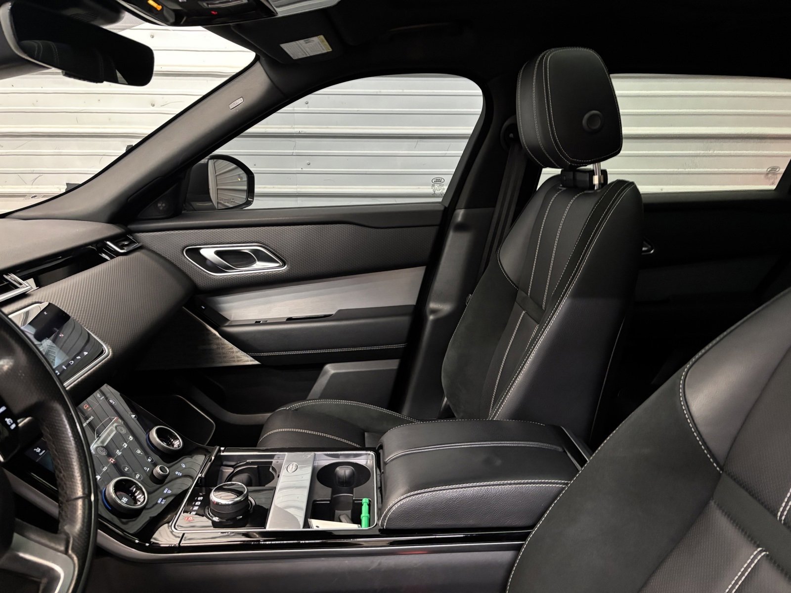 Used 2020 Land Rover Range Rover Velar R-Dynamic S image 22