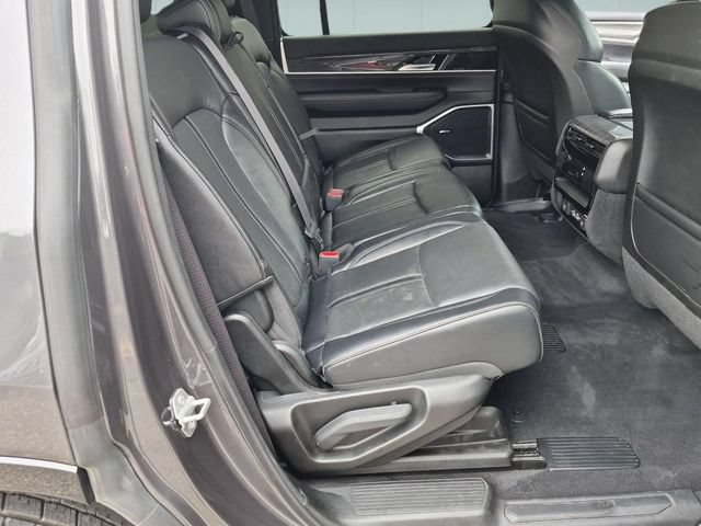 Used 2022 Jeep Wagoneer Series II AWD/4WD image 30