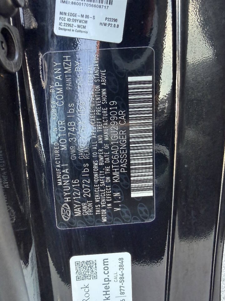 Used 2016 Hyundai Veloster w/ Option Group 02 FWD image 24