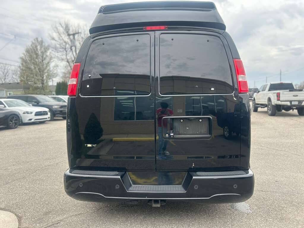 Used 2019 Chevrolet Express 2500 Extended w/ Enhanced Convenience Package RWD image 6