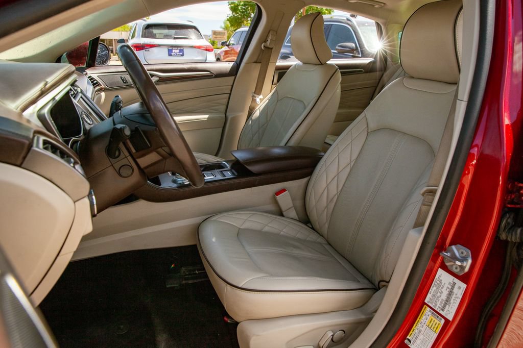 Used 2018 Ford Fusion Platinum FWD image 13