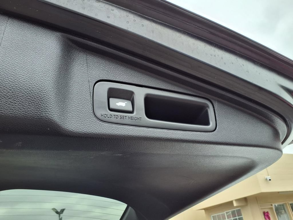 Used 2020 Honda CR-V Touring image 7