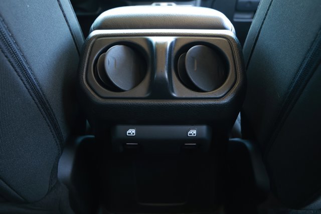 Used 2023 Jeep Gladiator Willys AWD/4WD image 28