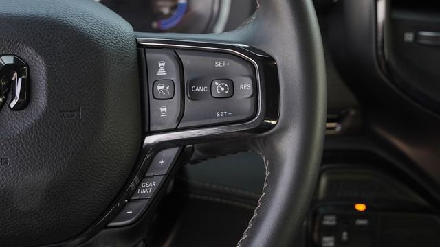 Used 2024 RAM 2500 Limited image 26
