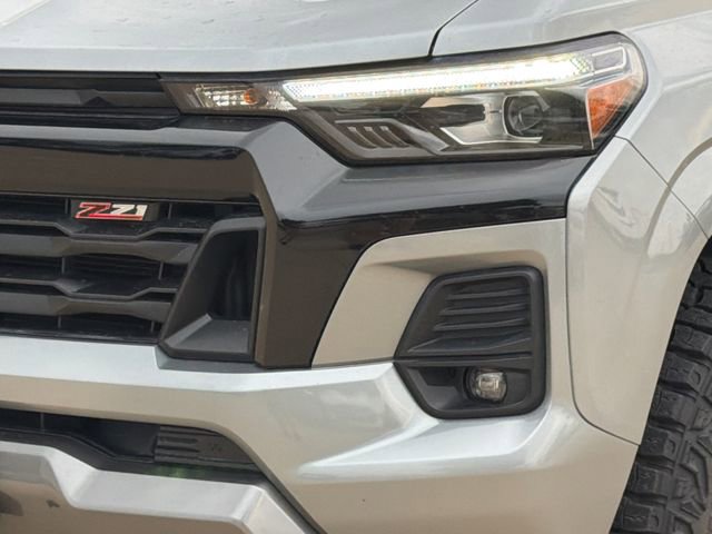 Used 2023 Chevrolet Colorado Z71 w/ Z71 Convenience Package 2 AWD/4WD image 4