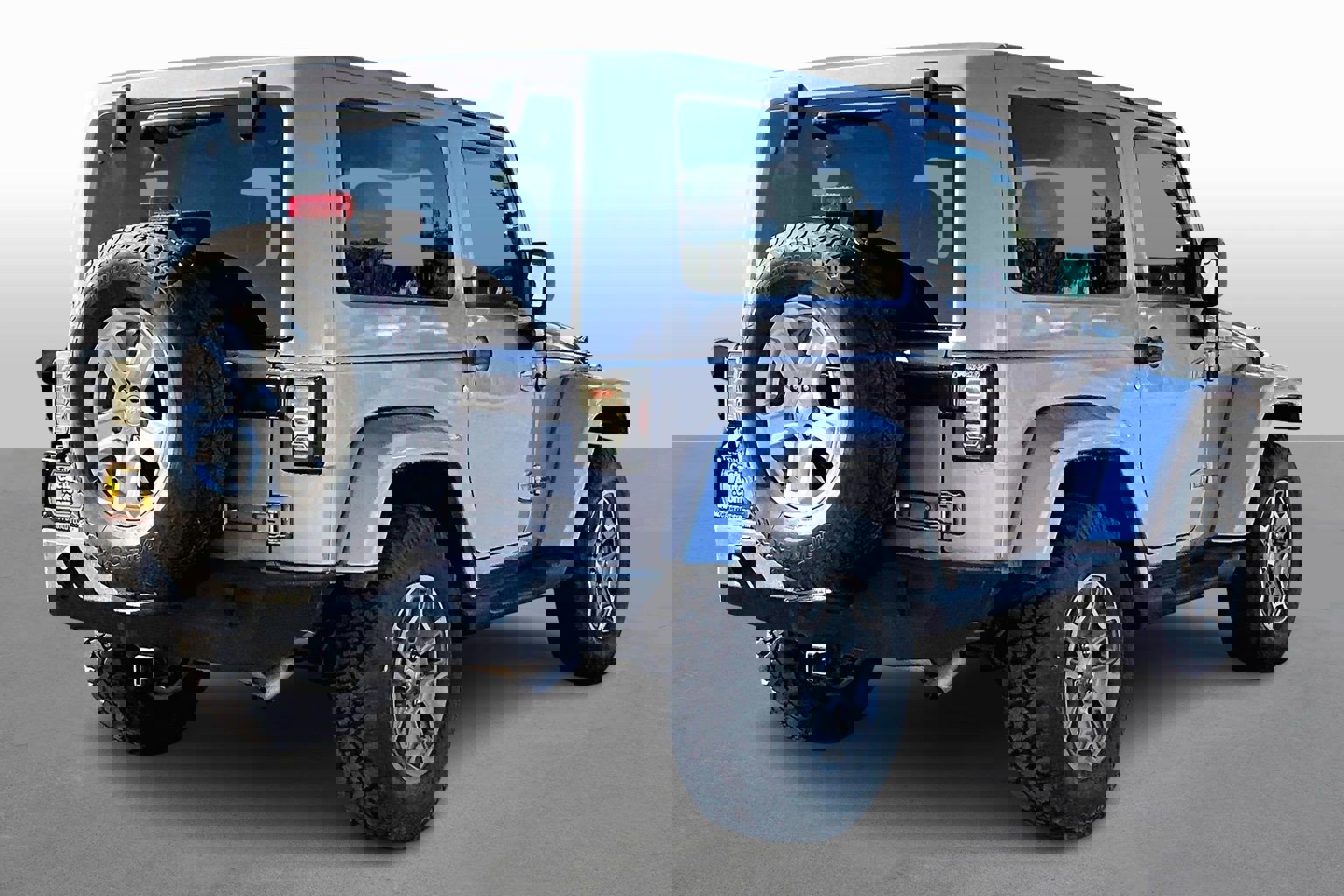 Used 2018 Jeep Wrangler Sahara w/ Connectivity Group image 2