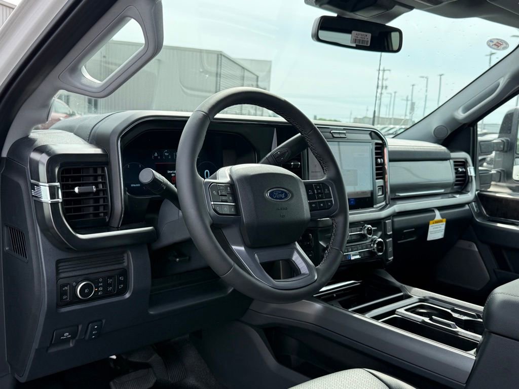 New 2026 Ford F350 4x4 Crew Cab DRW Super Duty image 4