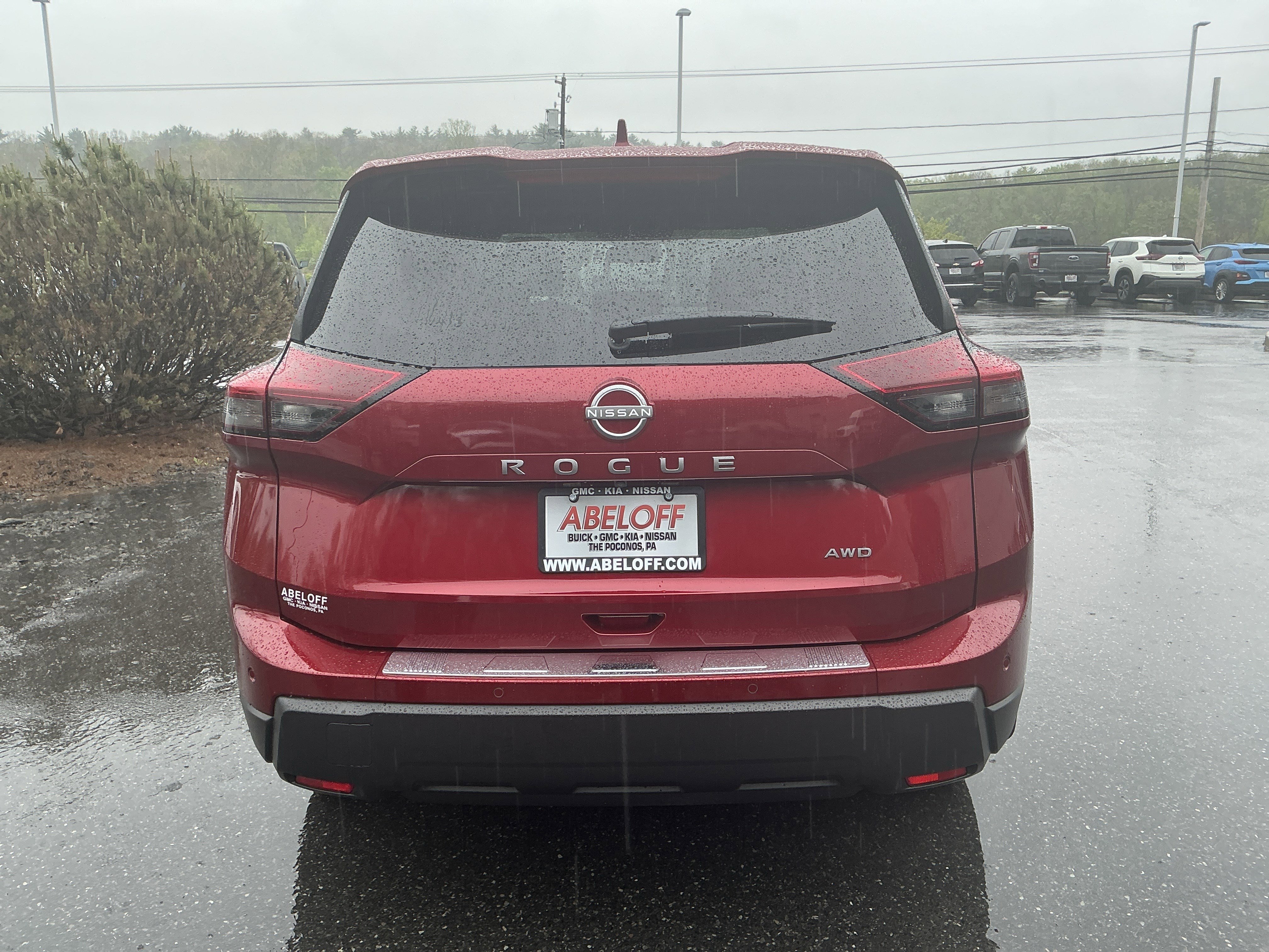 Used 2026 Nissan Rogue SV AWD/4WD image 4