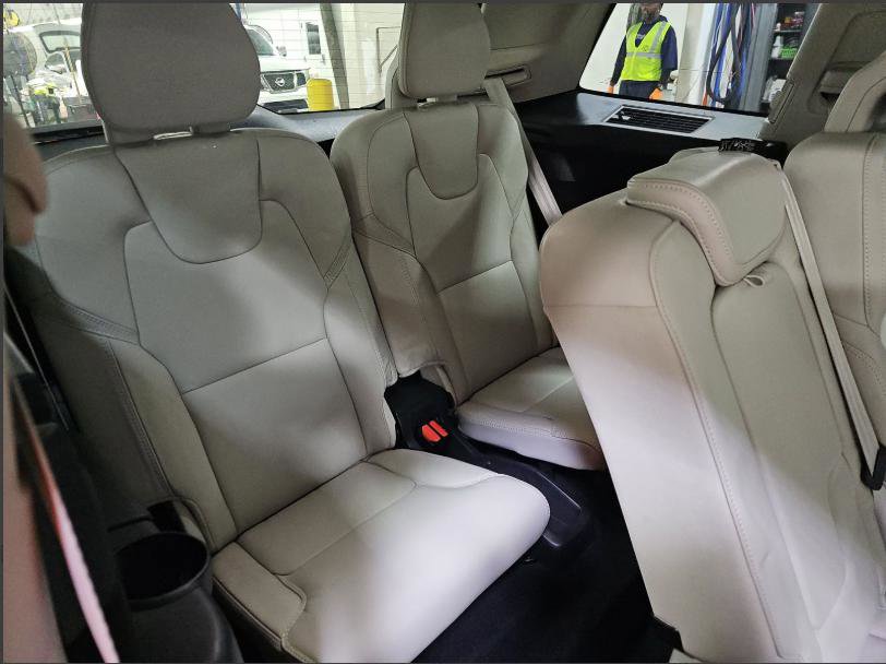 Used 2023 Volvo XC90 B6 Ultimate w/ Protection Package Premier image 18