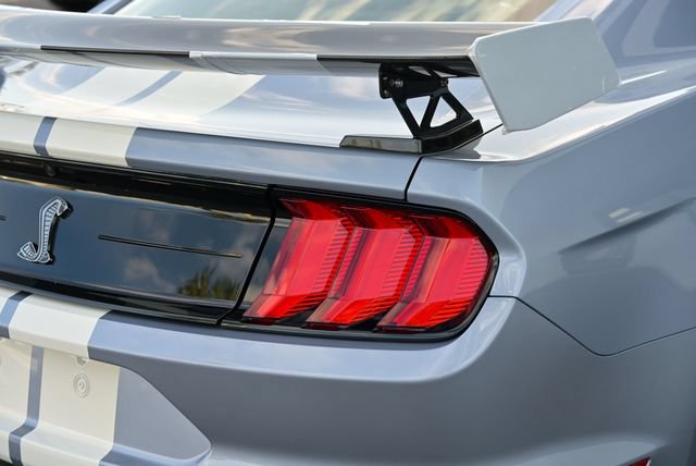 Used 2022 Ford Mustang Shelby GT500 w/ Carbon Fiber Track Pack RWD image 14