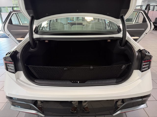Used 2025 Hyundai Sonata SEL FWD image 10