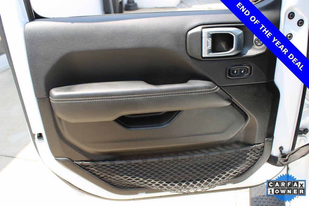 Used 2022 Jeep Wrangler Unlimited Sahara w/ Cold Weather Group image 10