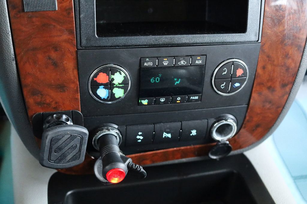 Used 2008 Chevrolet Suburban LT w/ LT Preferred Equipment Group image 36