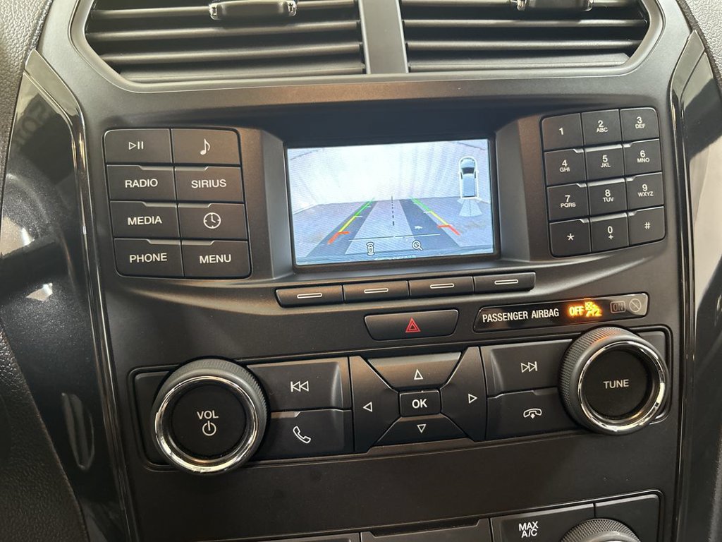 Used 2018 Ford Explorer XLT FWD image 15