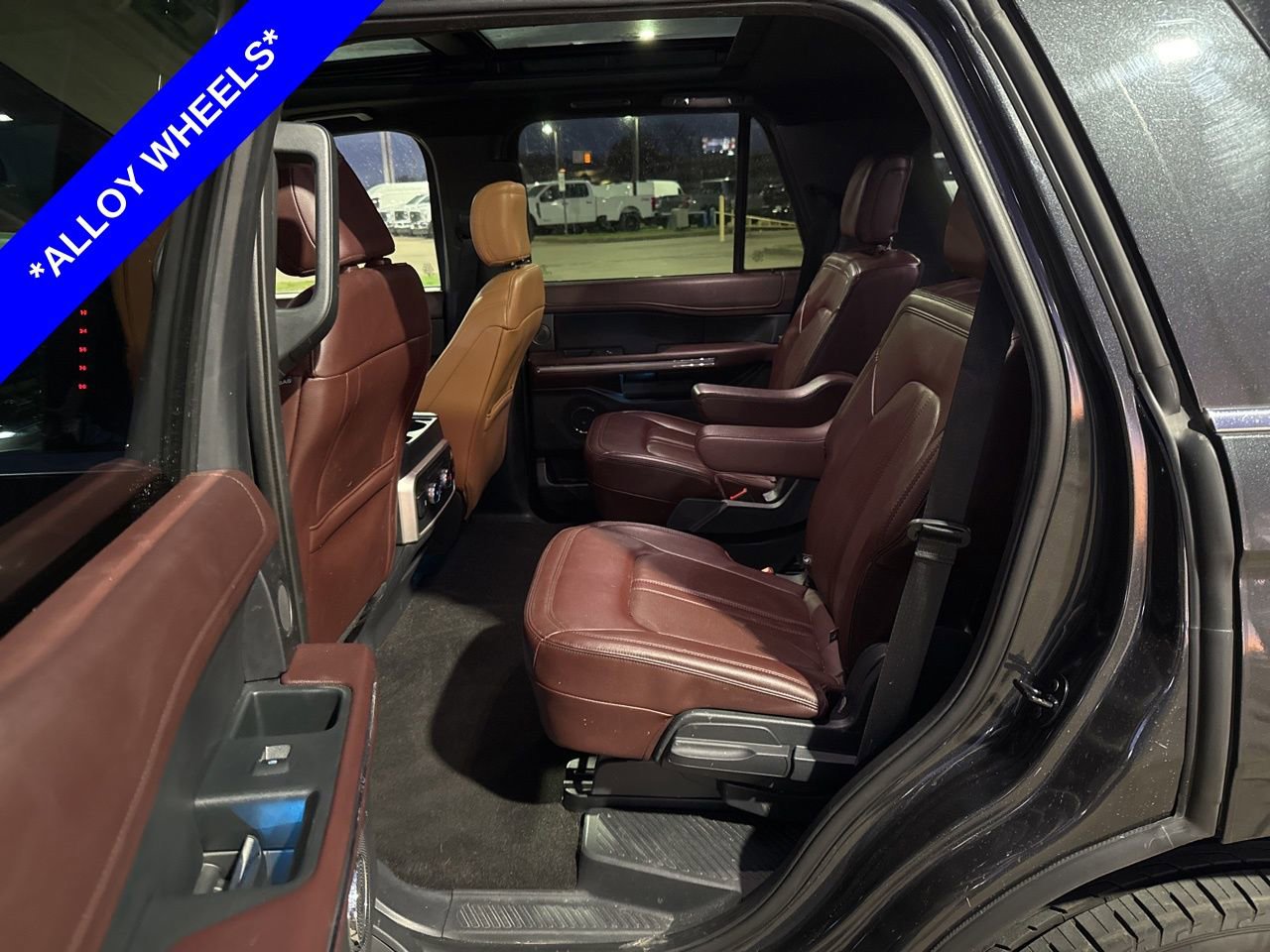 Used 2023 Ford Expedition Limited image 7