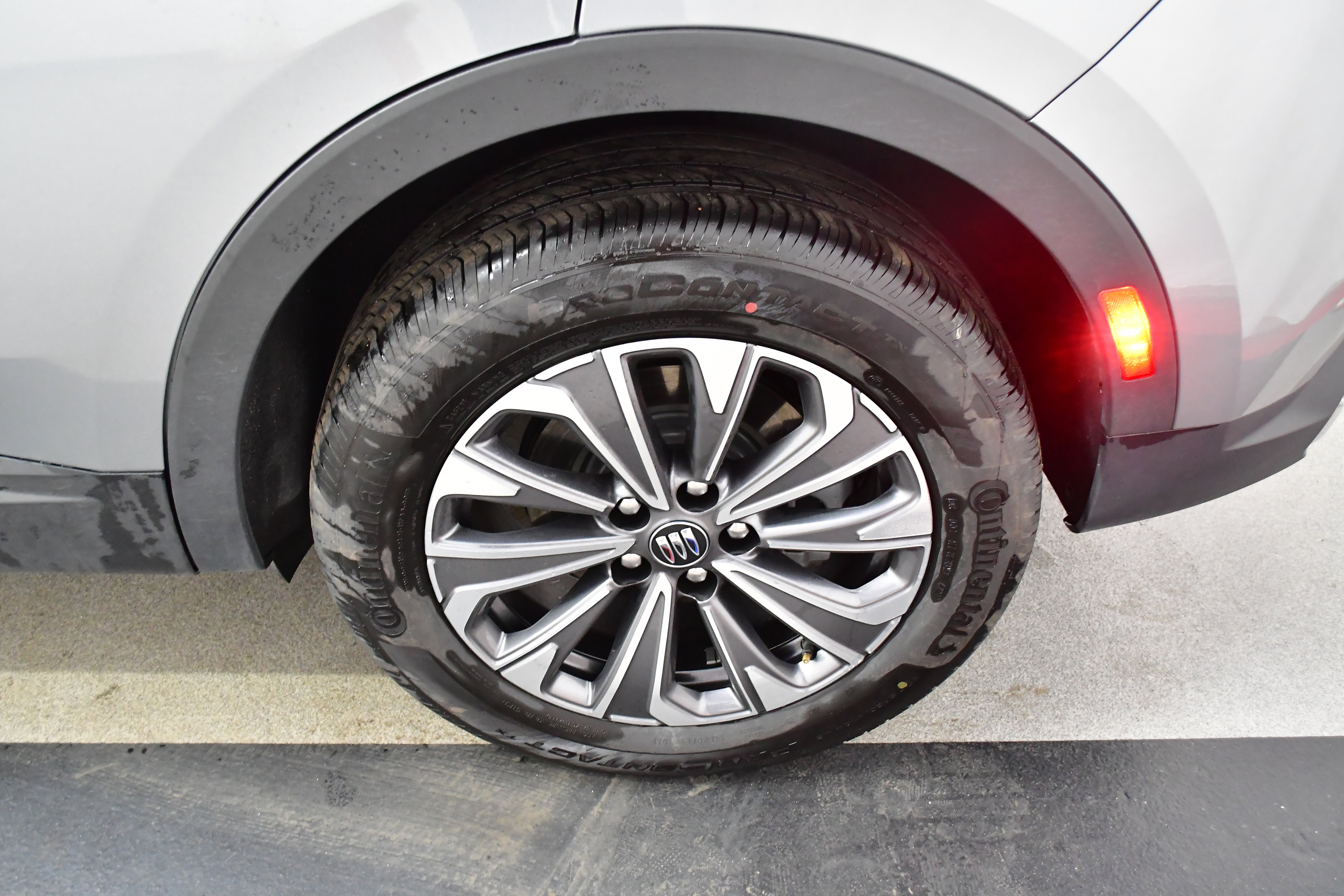 Used 2025 Buick Envision Preferred image 35