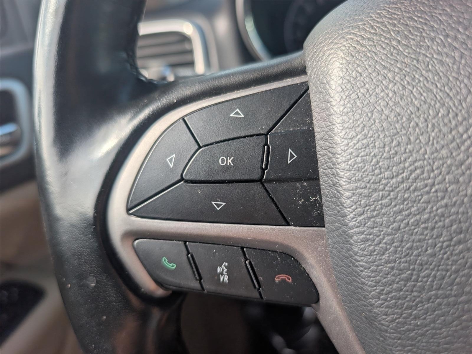 Used 2021 Jeep Grand Cherokee Laredo AWD/4WD image 22