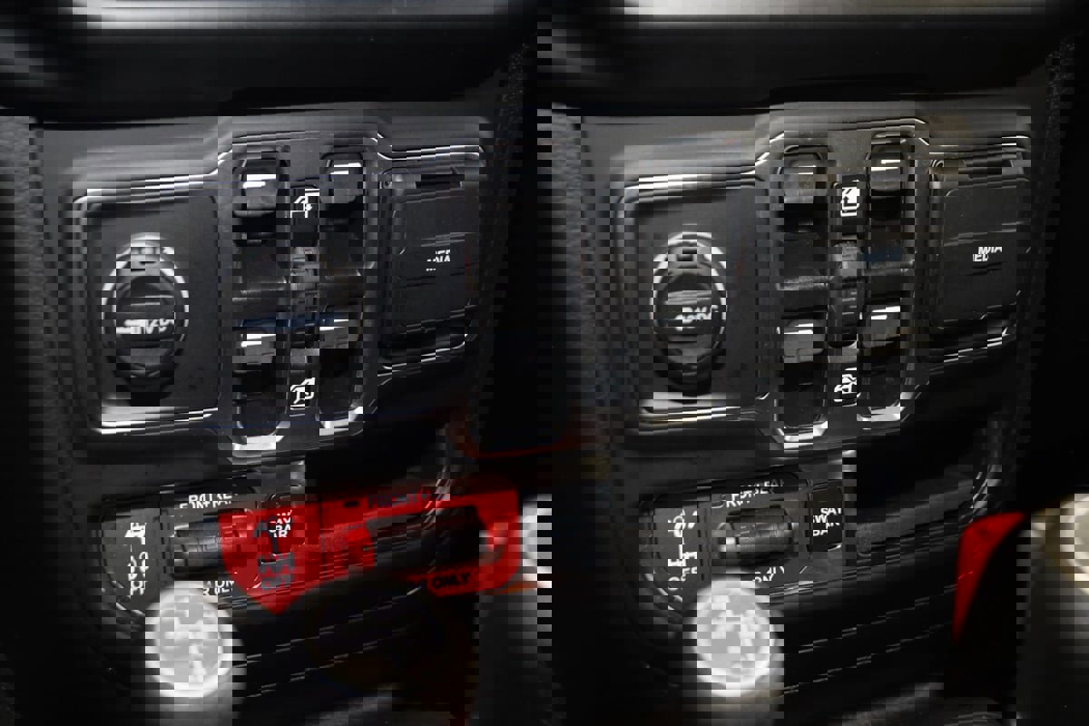 Used 2021 Jeep Wrangler Unlimited Rubicon 4xe image 28