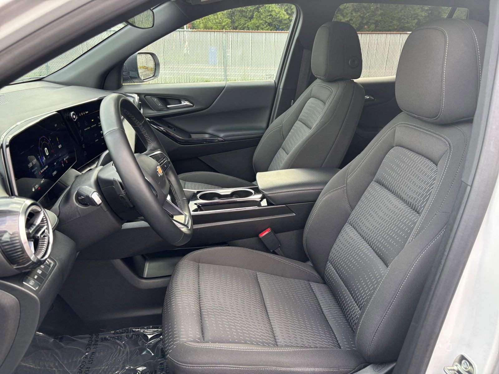 Used 2025 Chevrolet Equinox LT AWD/4WD image 37