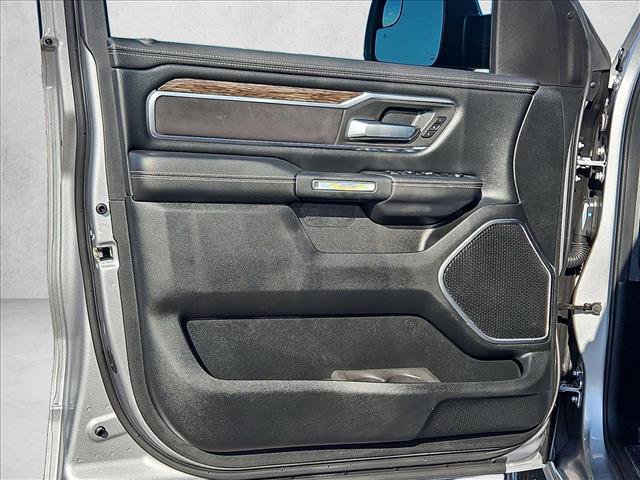 Used 2019 RAM 1500 Laramie RWD image 10
