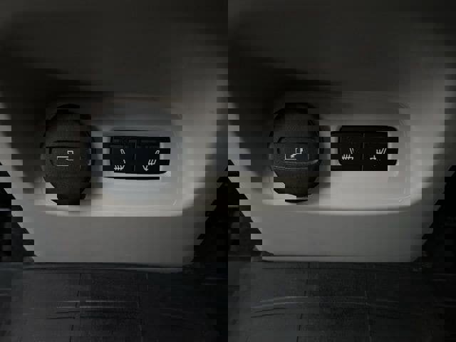 Used 2021 Volvo XC40 T5 Momentum image 14