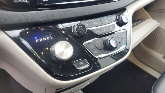 Certified 2024 Chrysler Pacifica Touring-L image 17
