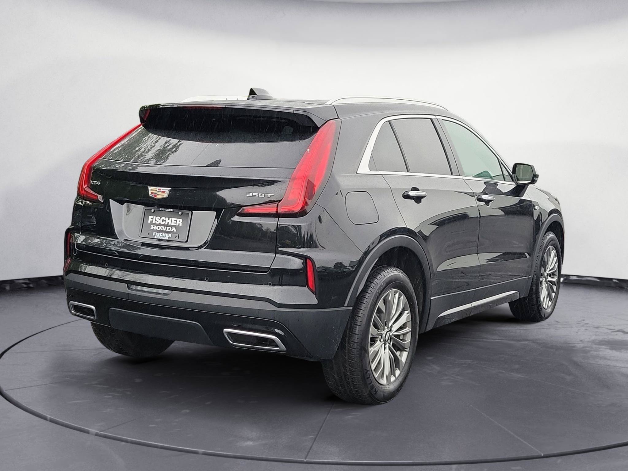 Used 2024 Cadillac XT4 Premium Luxury FWD image 3