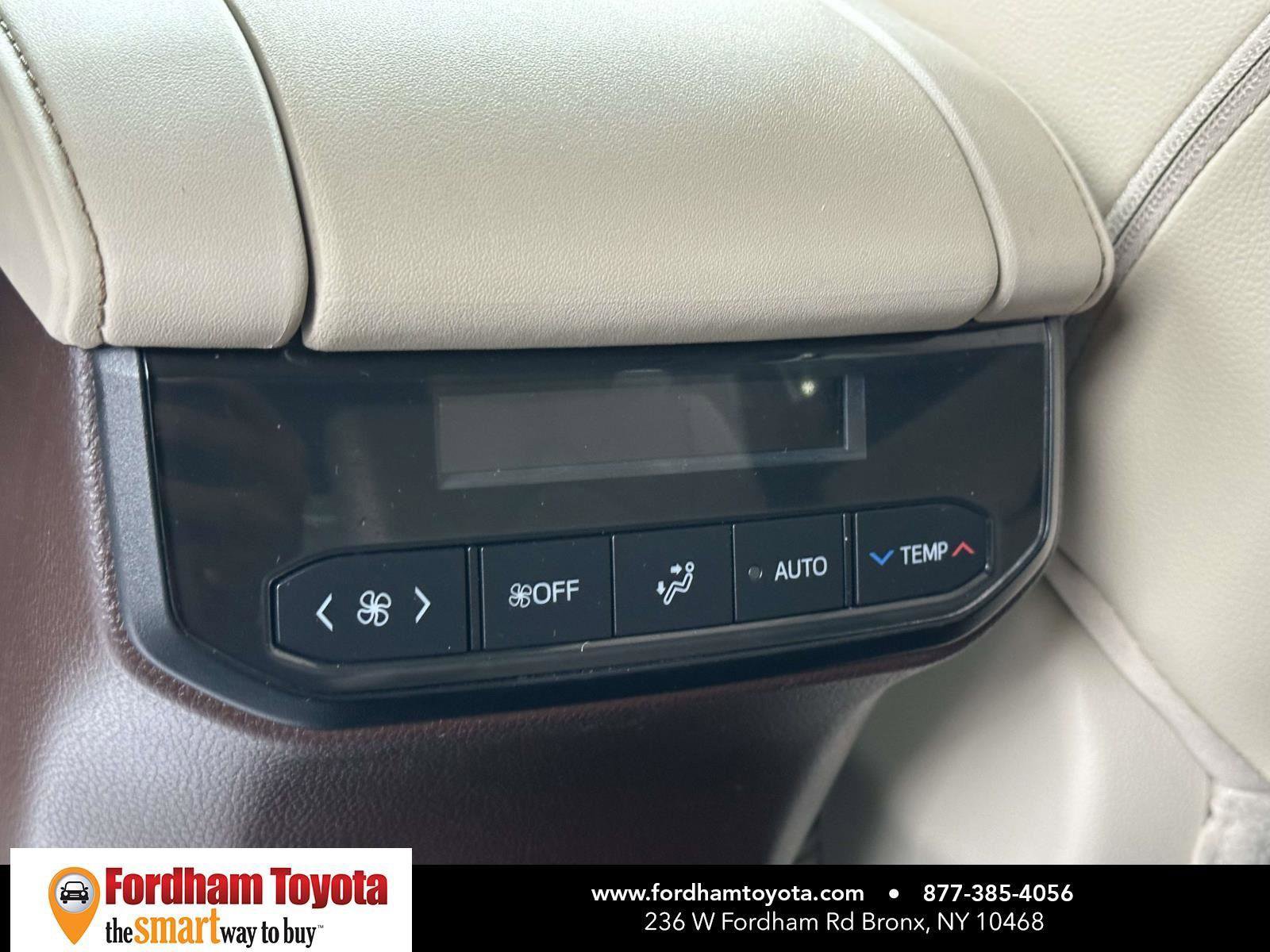 Used 2022 Toyota Highlander XLE image 16