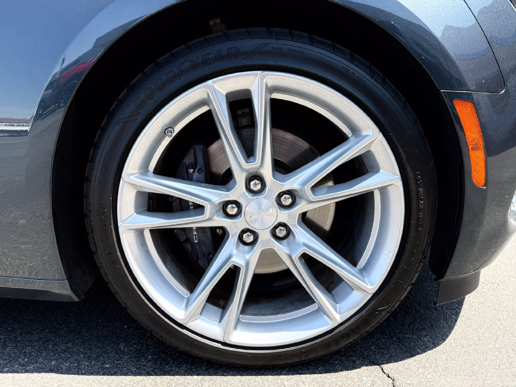 Used 2022 Chevrolet Camaro SS RWD image 13