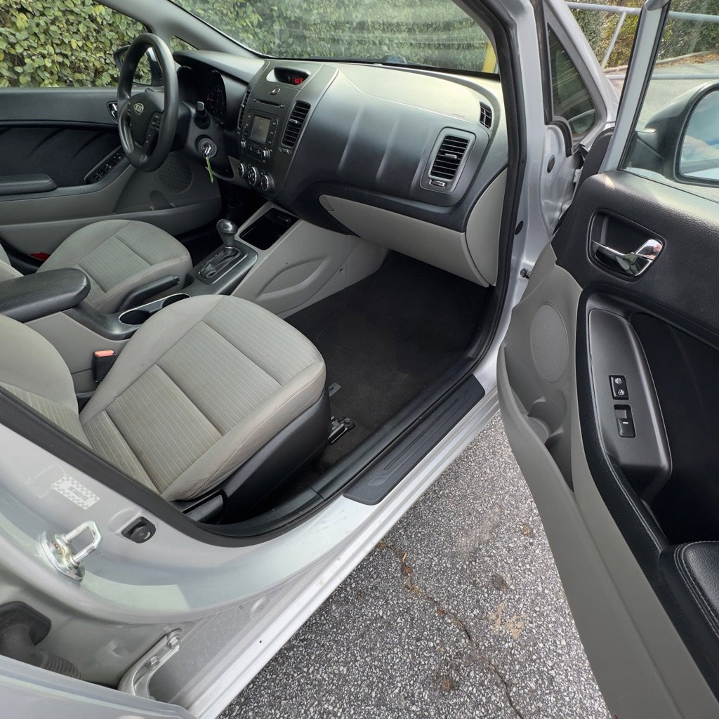 Used 2016 Kia Forte LX w/ LX Popular Plus Package image 14