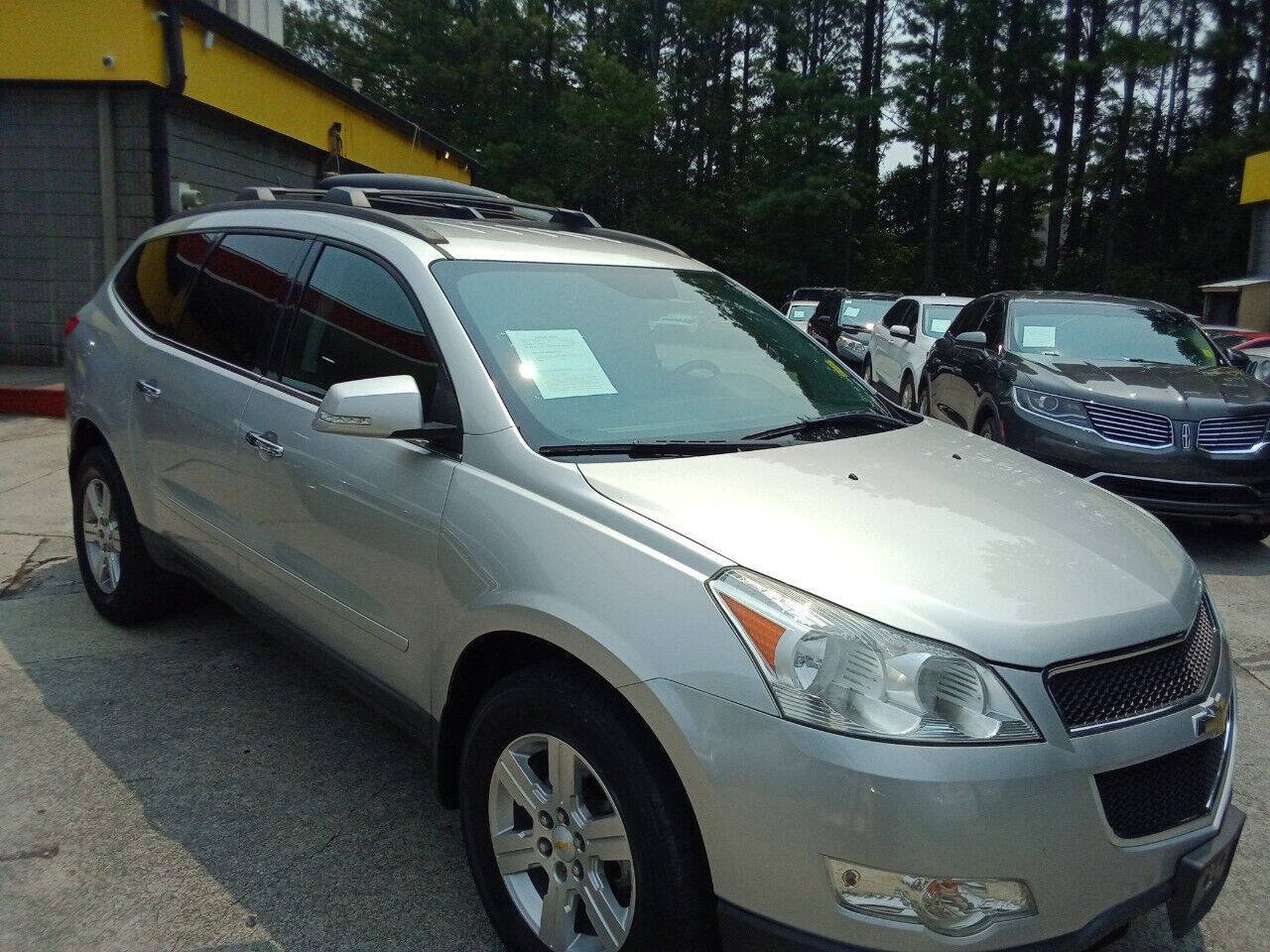 Used 2012 Chevrolet Traverse LT FWD image 4
