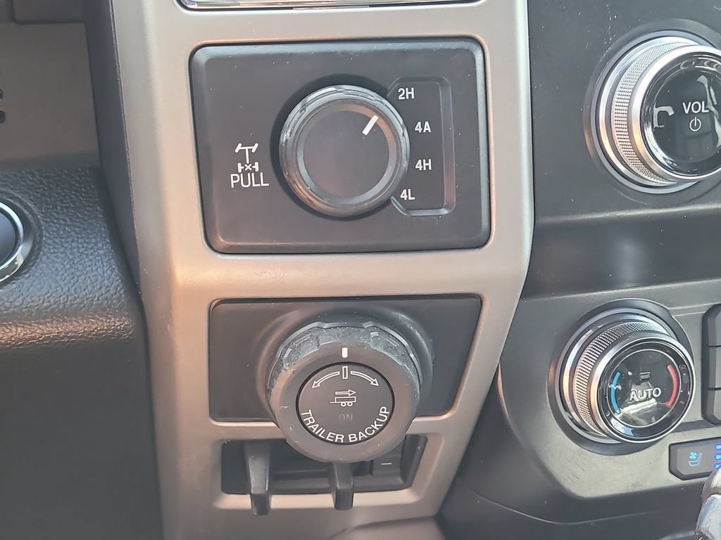 Used 2020 Ford F150 Lariat w/ Equipment Group 502A Luxury AWD/4WD image 31