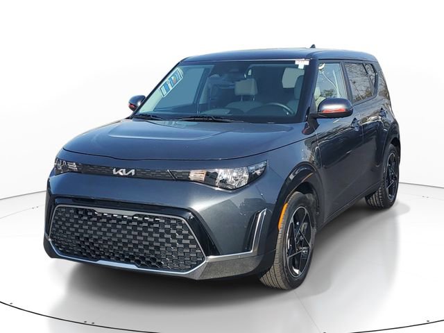 Certified 2023 Kia Soul EX FWD image 2
