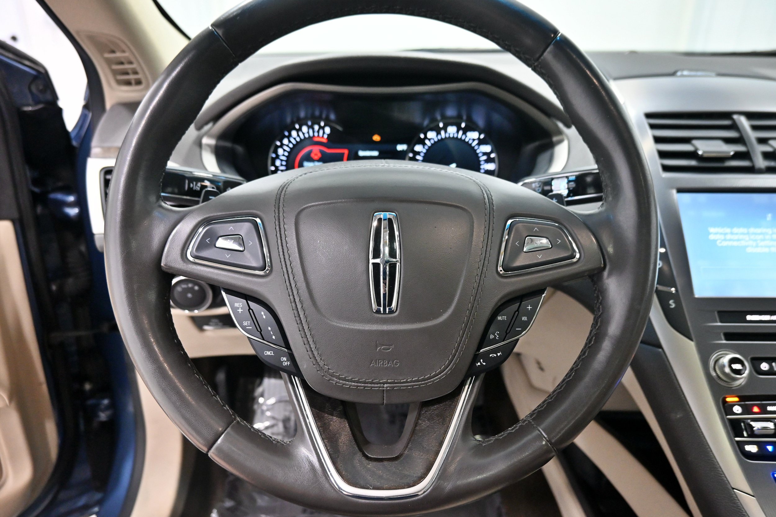 Used 2019 Lincoln MKZ Reserve AWD/4WD image 6
