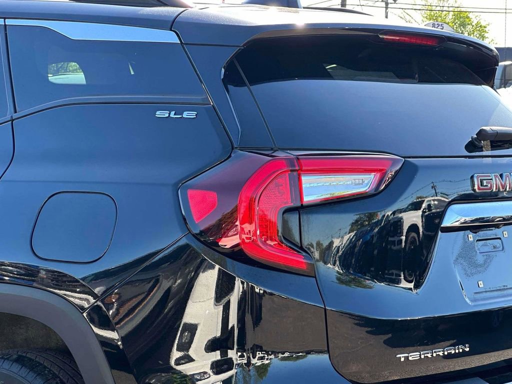 Used 2022 GMC Terrain SLE w/ Driver Convenience Package AWD/4WD image 8