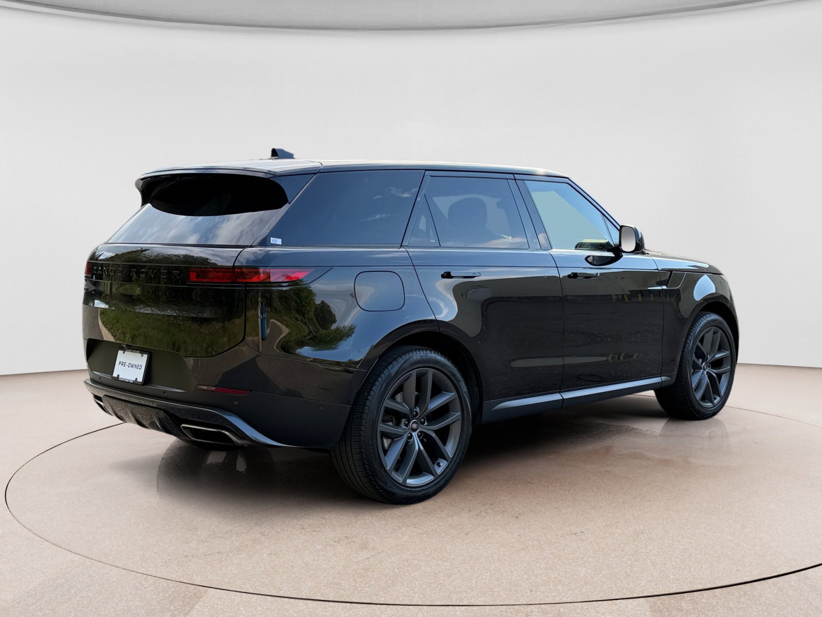 Used 2024 Land Rover Range Rover Sport SE AWD/4WD image 5