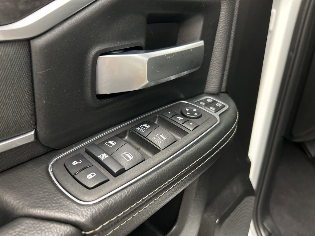 Used 2024 RAM 2500 Big Horn w/ Night Edition AWD/4WD image 26