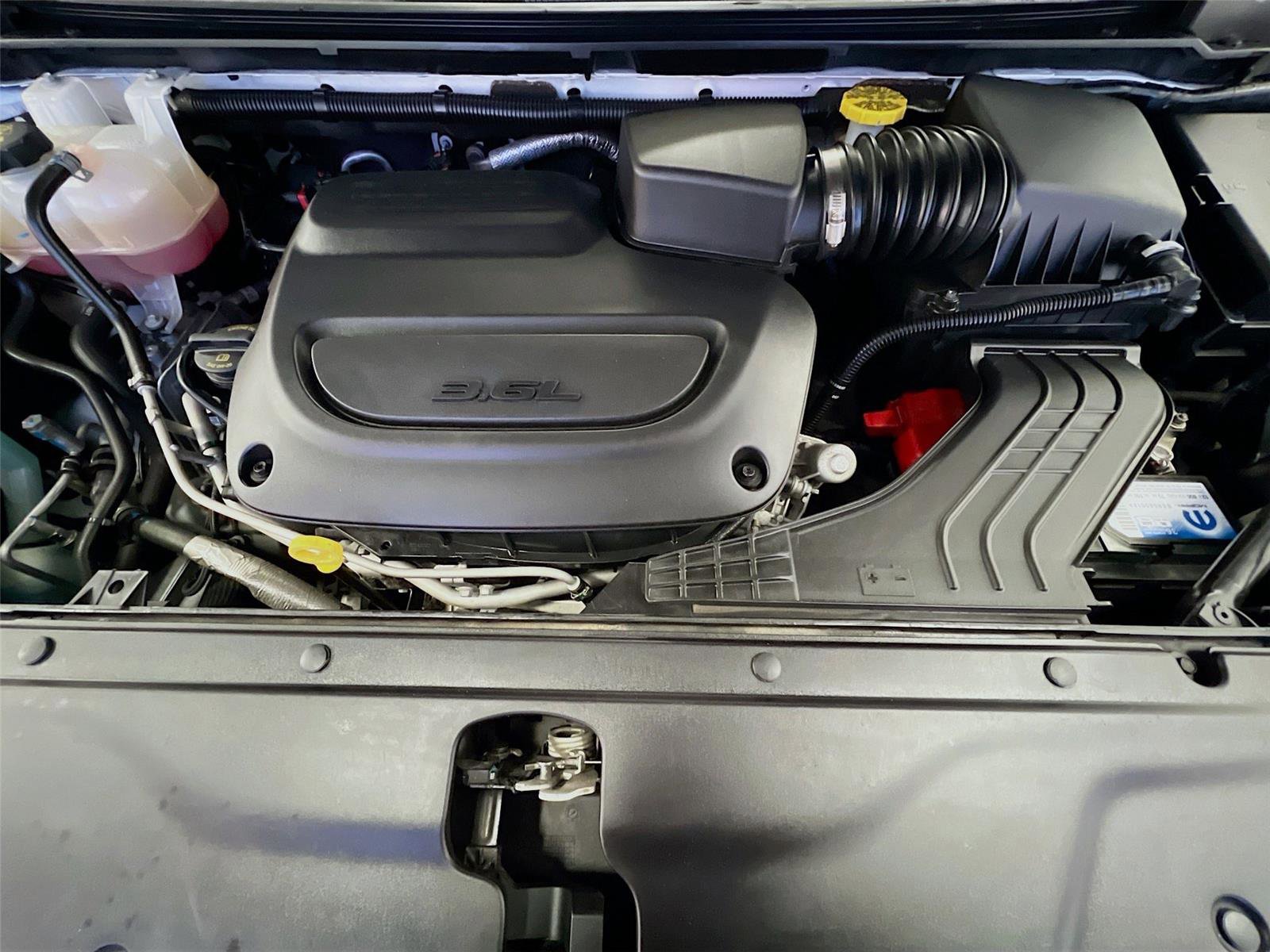 Used 2024 Chrysler Pacifica Touring-L FWD image 30