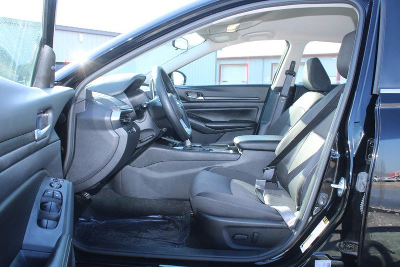 Used 2024 Nissan Altima 2.5 SV image 8