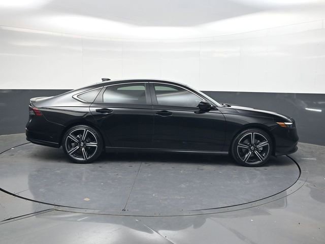 Used 2025 Honda Accord Sport image 3
